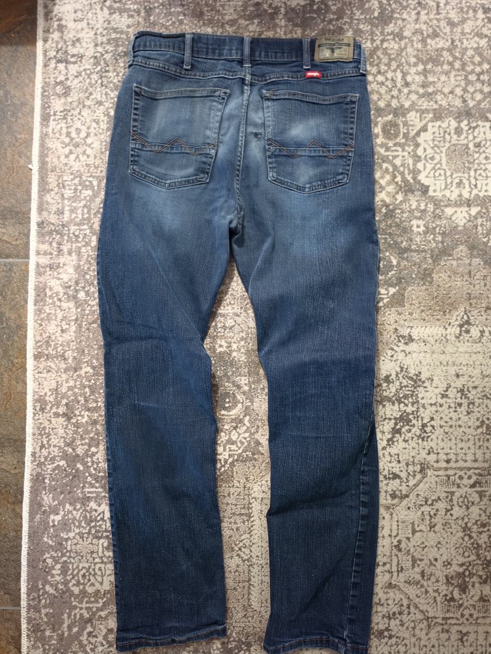 Distressed Men's Dark Blue Straight-Leg Jeans
